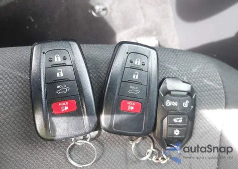 2021 Toyota Rav4 Xle z USA, uszkodzony, nr VIN 2T3P1RFV7MW175205